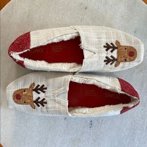 The coziest & cutest Toms Reindeer Shoes size 6. Gently worn.